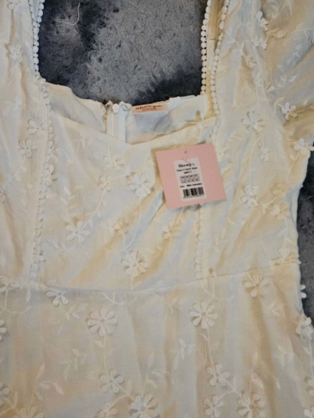 Showpo White Floral Embroidered Women’s Dress New With Tags - Picture 12 of 16